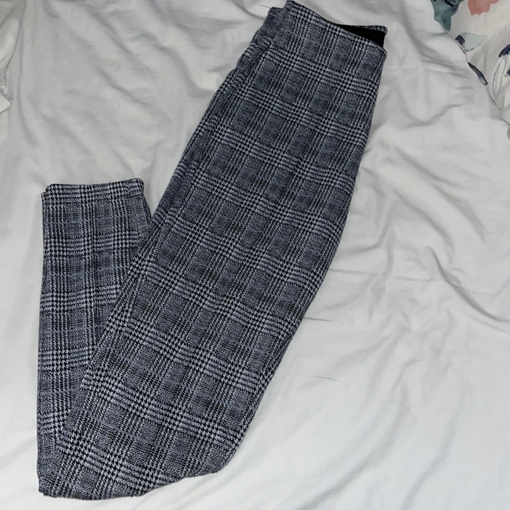 Tahari leggings